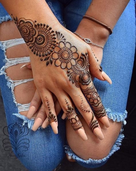 mehndi designs for eid back hand